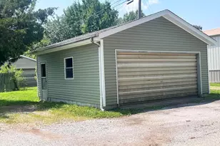 421 N 18th St, Herrin, IL 62948 - Photo 20