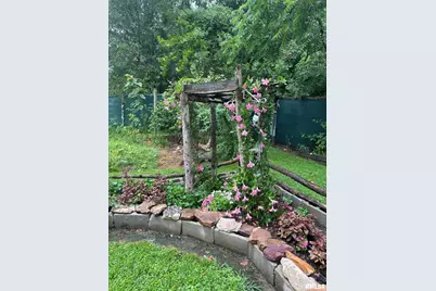 315 W Furlong Street, Carrier Mills, IL 62917 - Photo 18