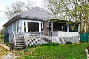 315 W Furlong St, Carrier Mills, IL 62917 - Photo 14