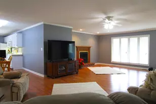 1253 County Rd 800 E, Carmi, IL 62821 - Photo 6