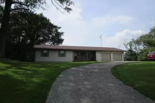 1253 County Rd 800 E, Carmi, IL 62821 - Photo 2