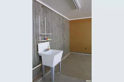 1253 County Road 800 E, Carmi, IL 62821 - Photo 40