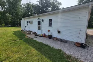 7324 State Route 161, Iuka, IL 62849 - Photo 2