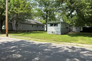 1606 & 1608 W Faust St, Marion, IL 62959 - Photo 4