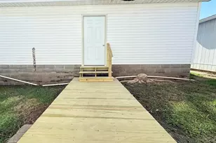 123 W College St, Harrisburg, IL 62946 - Photo 16