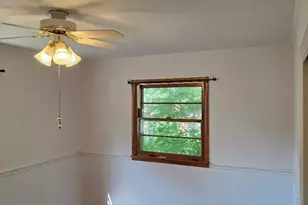 516 Frederick St, Herrin, IL 62948 - Photo 12