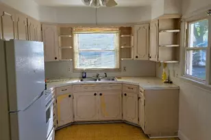 516 Frederick St, Herrin, IL 62948 - Photo 6