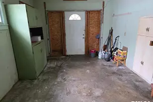 516 Frederick St, Herrin, IL 62948 - Photo 4