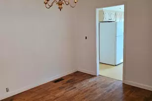 516 Frederick St, Herrin, IL 62948 - Photo 8