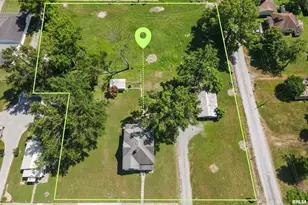 827 W Raymond St, Harrisburg, IL 62946 - Photo 2