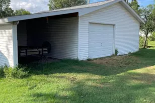 901 W Elm St, Carmi, IL 62821 - Photo 18