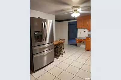 901 W Elm Street, Carmi, IL 62821 - Photo 4