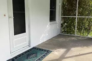 901 W Elm St, Carmi, IL 62821 - Photo 2