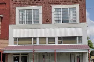 120 S Broadway Ave, Salem, IL 62881 - Photo 1