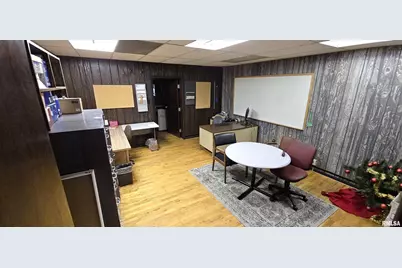 120 S Broadway Avenue, Salem, IL 62881 - Photo 10