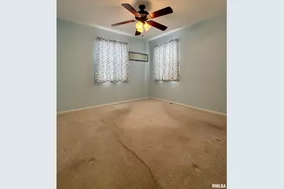 215 S Jackson Street, Harrisburg, IL 62946 - Photo 12