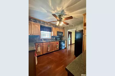 215 S Jackson Street, Harrisburg, IL 62946 - Photo 6