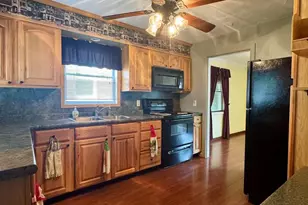 215 S Jackson St, Harrisburg, IL 62946 - Photo 6