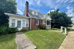 215 S Jackson St, Harrisburg, IL 62946 - Photo 2