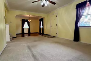 215 S Jackson St, Harrisburg, IL 62946 - Photo 4