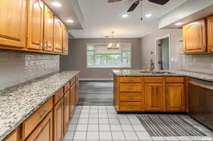 1605 S Eugene Ln, Marion, IL 62959 - Photo 18