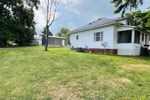 2417 1st St, Eldorado, IL 62930 - Photo 6