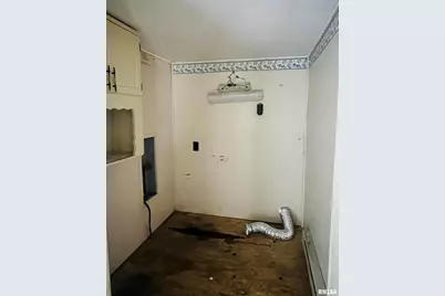 2417 1st Street, Eldorado, IL 62930 - Photo 16