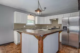 518 Roddy Rd, Salem, IL 62881 - Photo 8