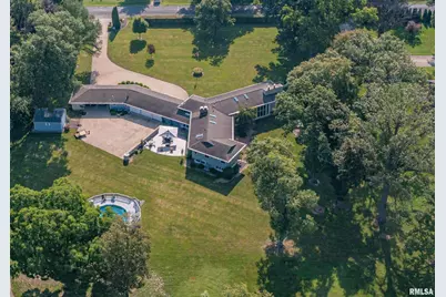 1114 S Perrine Street, Centralia, IL 62801 - Photo 4