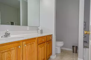 111 Hawthorn Estates Rd, Salem, IL 62881 - Photo 10