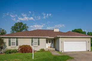 111 Hawthorn Estates Rd, Salem, IL 62881 - Photo 4