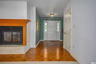 111 Hawthorn Estates Rd, Salem, IL 62881 - Photo 8