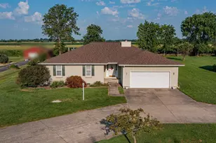 111 Hawthorn Estates Rd, Salem, IL 62881 - Photo 2