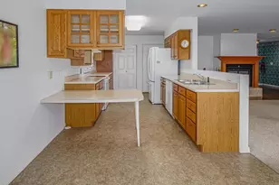 111 Hawthorn Estates Rd, Salem, IL 62881 - Photo 6