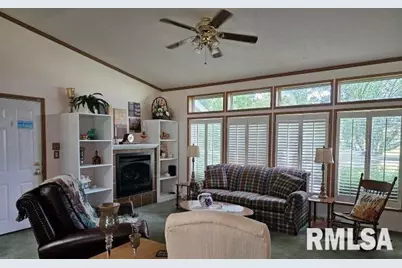 614 W College St Street, Harrisburg, IL 62946 - Photo 8