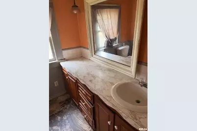 210 W Lincoln Street, Harrisburg, IL 62946 - Photo 16