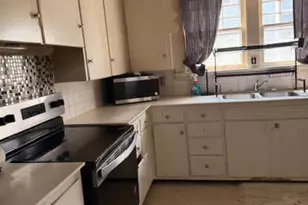 210 W Lincoln St, Harrisburg, IL 62946 - Photo 6