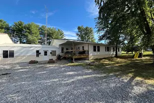 257 County Hwy 16, Xenia, IL 62899 - Photo 4