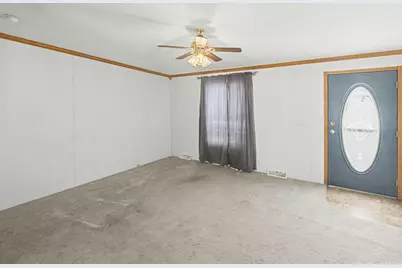 1111 S Jefferson Street, Salem, IL 62881 - Photo 4