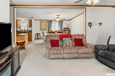 1111 S Jefferson Street, Salem, IL 62881 - Photo 16