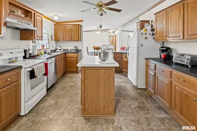 1111 S Jefferson Street, Salem, IL 62881 - Photo 8