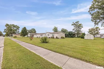 1111 S Jefferson Street, Salem, IL 62881 - Photo 4