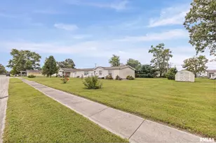 1111 S Jefferson St, Salem, IL 62881 - Photo 4