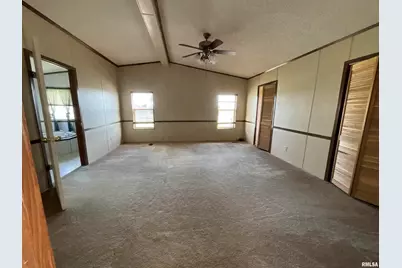 7106 Krutsinger Road, Kinmundy, IL 62854 - Photo 22