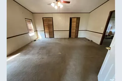 7106 Krutsinger Road, Kinmundy, IL 62854 - Photo 10