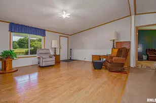 16807 Kendall Rd, Salem, IL 62864 - Photo 4