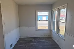 200 W Delaware St, Fairfield, IL 62837 - Photo 12