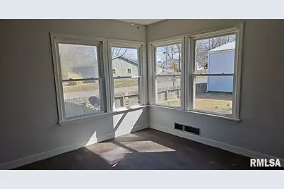 200 W Delaware Street, Fairfield, IL 62837 - Photo 16