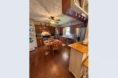 411 Sunset Drive, Centralia, IL 62801 - Photo 8