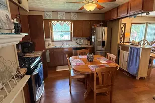 411 Sunset Dr, Centralia, IL 62801 - Photo 10